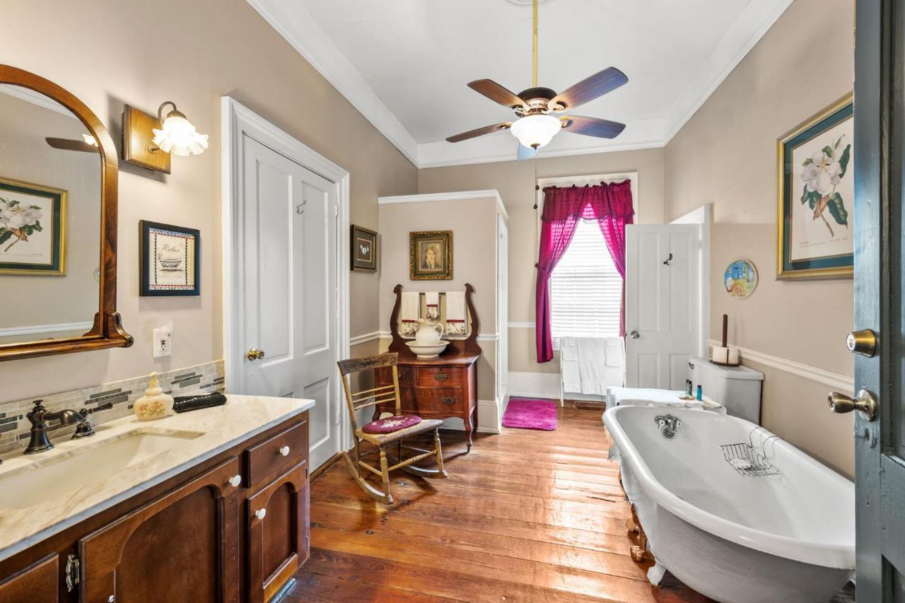 Goodbread House Bed And Breakfast Saint Marys Room photo