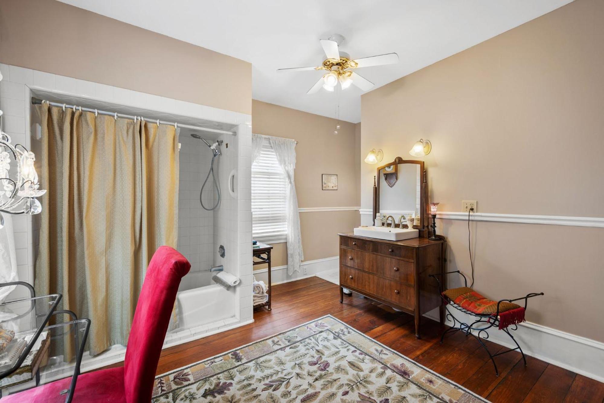 Goodbread House Bed And Breakfast Saint Marys Room photo